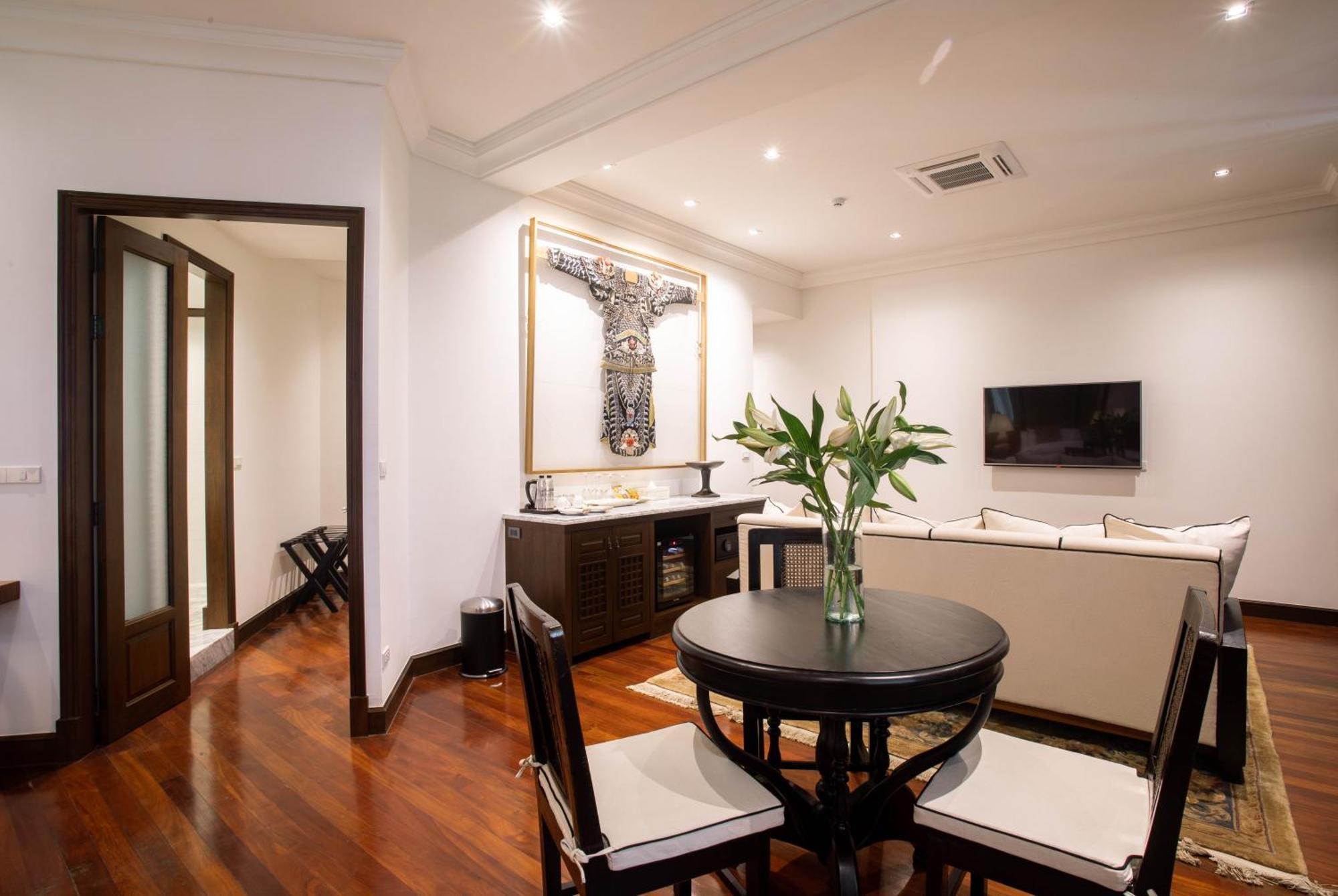 The Bridge An Eclectic Luxotel — Photos 2